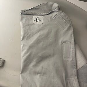 The Ollie Baby Swaddle in Gray